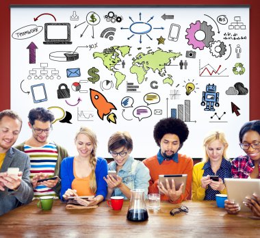 farklı aygıtlar kullanan kişiler