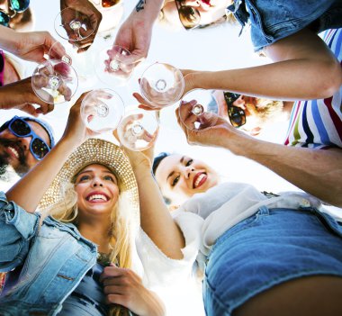 Dostluk yaz kutlama kavramı