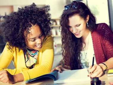 Arkadaşlar için proje, ekip çalışması kavramı toplantısında