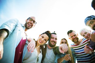 Arkadaşları ve beraberlik kavramı