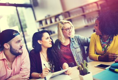 İnsanlar toplantısında, iletişim kavramı