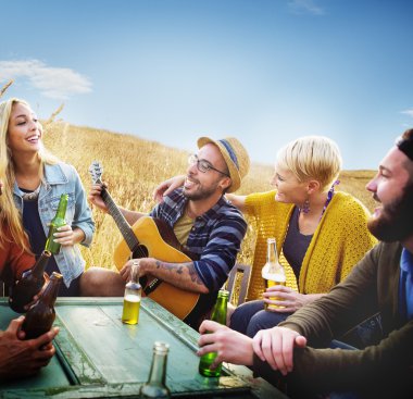 Arkadaşlar kavramı asılı