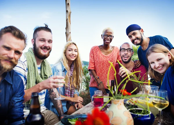 Friendship and Summer Dinner Concept — Stock Photo, Image
