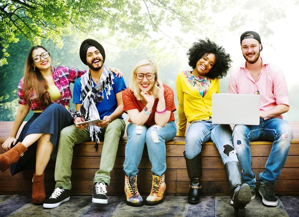 Juntos adolescentes, concepto alegre — Foto de Stock