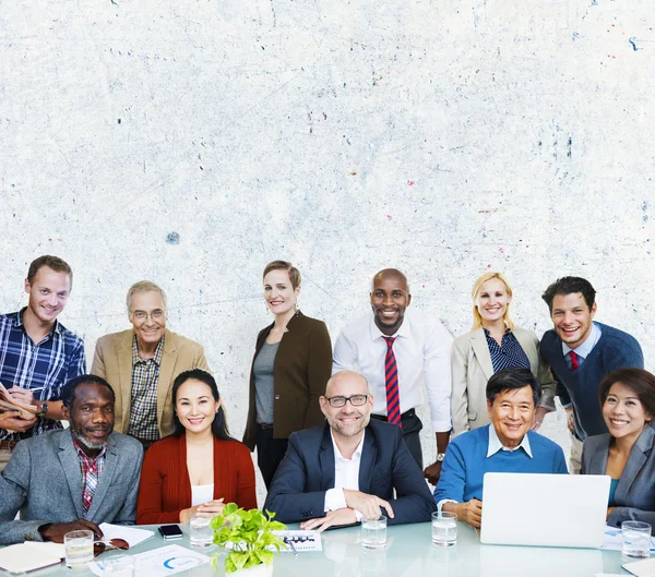 Volwassene groep mensen — Stockfoto