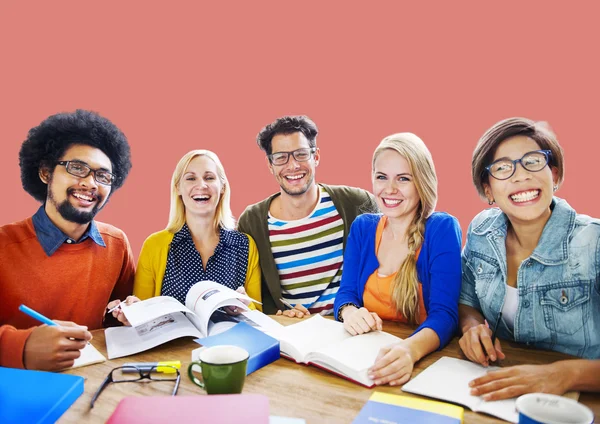 Groep diversiteit mensen brainstormen Concept — Stockfoto