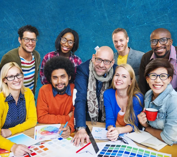 Unternehmenskonnektivitätskonzept erfüllen — Stockfoto