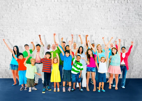 Vielfalt Menschen, die zusammenstehen — Stockfoto