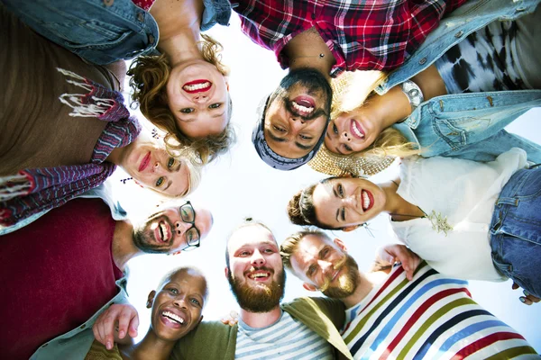 Grupo de Amigos Huddle, Concepto de Fiesta — Foto de Stock