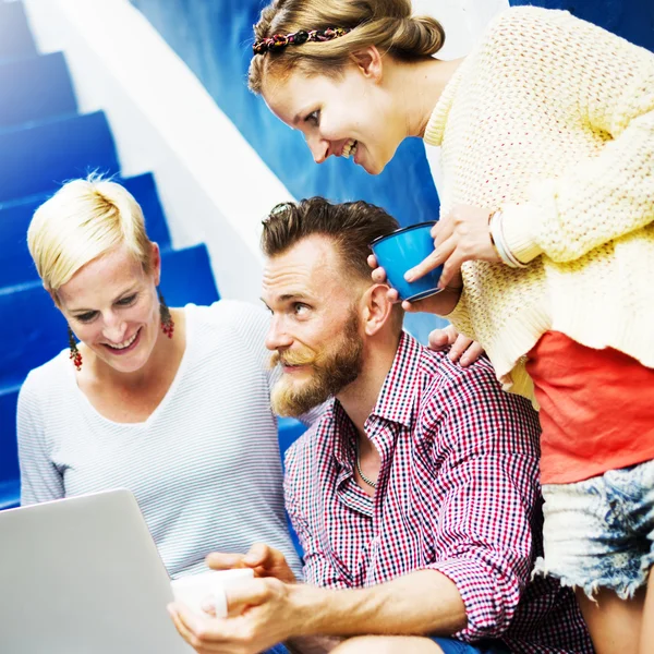 Grupp av människor chattar koncept — Stockfoto