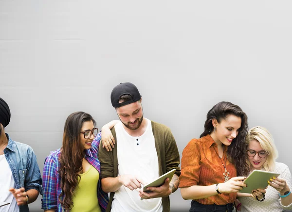 Gente hablando, Comunicación con Amigos Concepto — Foto de Stock