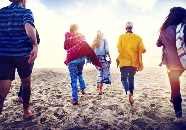 Dostluk gevşeme yaz plaj kavramı