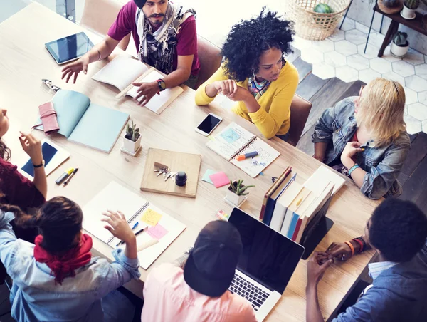Toplantı kavramı planlama tasarımcıları ekip çalışması