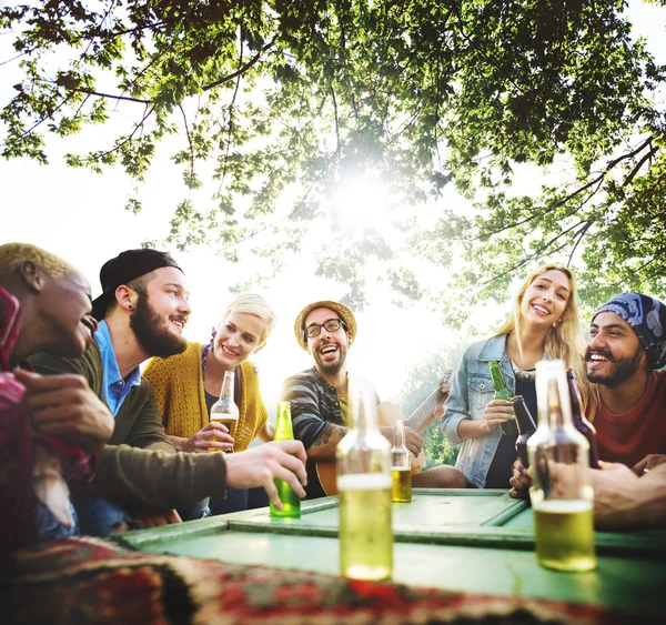 Pessoas diversas Conceito de amigos — Fotografia de Stock