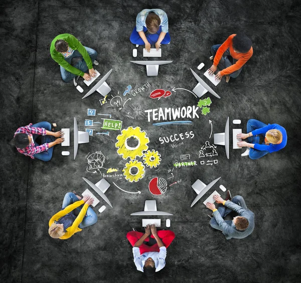 Teamarbeit, gemeinsame Zusammenarbeit — Stockfoto
