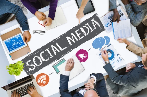 Szociális média, a technológia kapcsolat koncepció — Stock Fotó