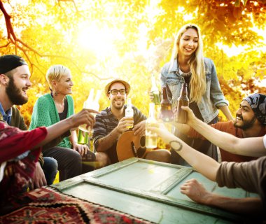 Farklı insanlar arkadaş kavramı