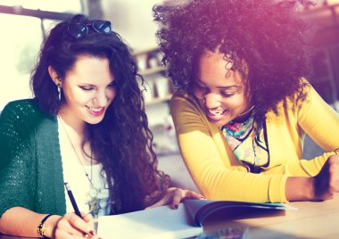 Kadın ve ekip çalışması kavramı