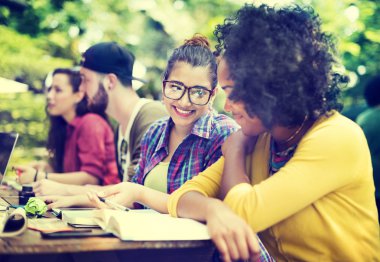 Eğitim, öğrencilerin kampüs kavramı kişi