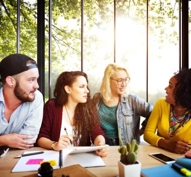 İnsanlar konuşuyor, iletişim kavramı tanışma