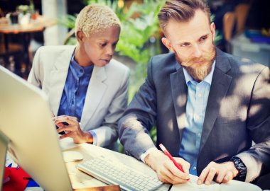 Yöneticisi ve birlikte çalışan Sekreter