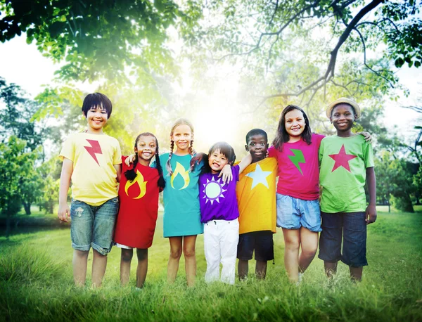 Amistad y unión de los niños —  Fotos de Stock