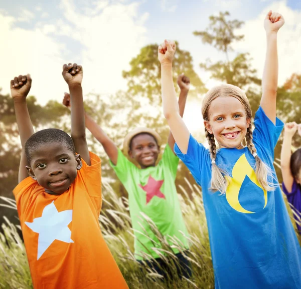 Amistad y unión de los niños — Foto de Stock