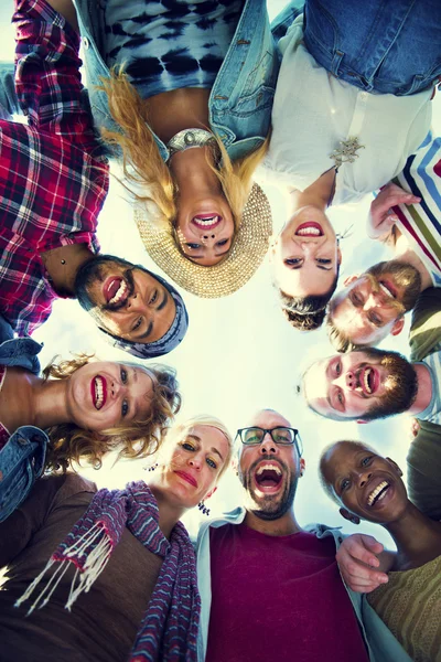 Grupo de Amigos Huddle, Concepto de Fiesta —  Fotos de Stock