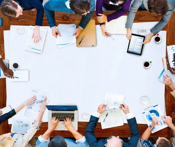 Reunión de personas diversas — Foto de Stock