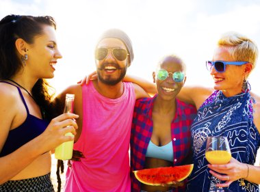 arkadaşlar yaz tatil kavramı