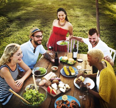 İnsanlar yemek beraberlik