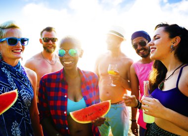 Beach Party kavramı kişi farklı grup