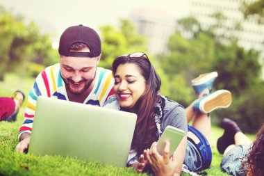 Kablosuz cihazlar kullanarak üniversite öğrencileri