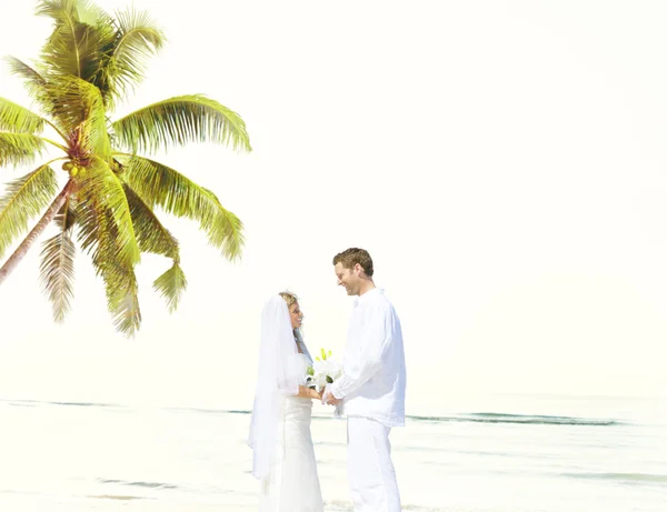 Paar am Strand, Ehekonzept — Stockfoto