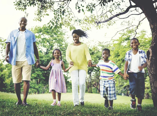 Familia africana de vacaciones —  Fotos de Stock