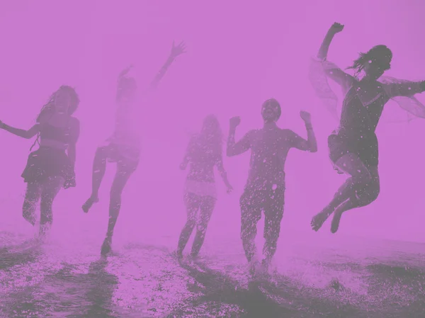 Vänskap och frihet på stranden Concept — Stockfoto