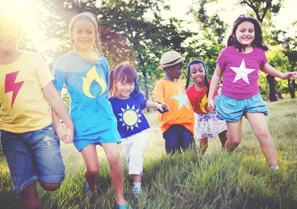 Diversità dei bambini, concetto di amicizia — Foto Stock