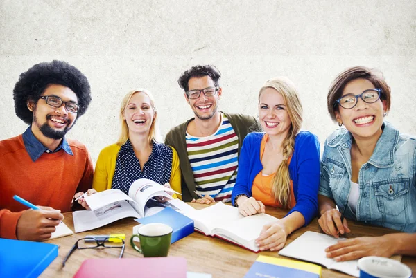 Gruppo di diversità Persone Brainstorming Concetto — Foto Stock