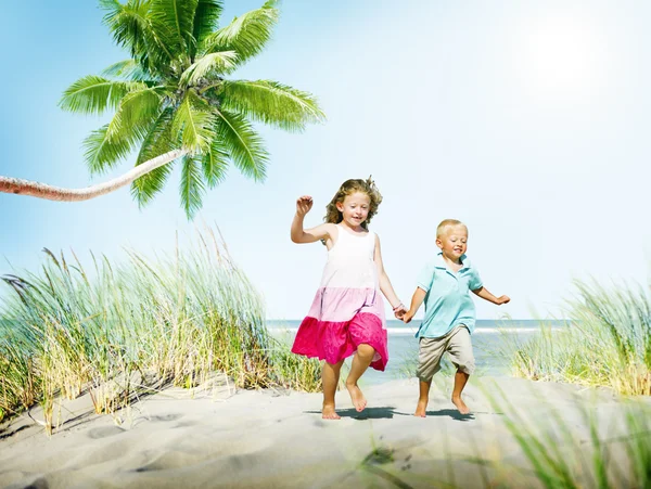 Siblings Summer Beach Concept — Stock Photo, Image