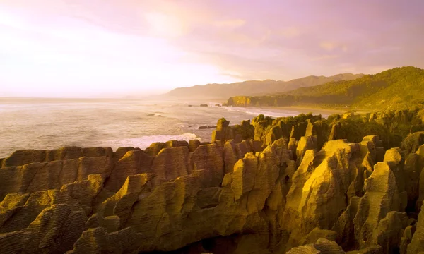 Panoramy naleśnik sceniczny skały — Zdjęcie stockowe