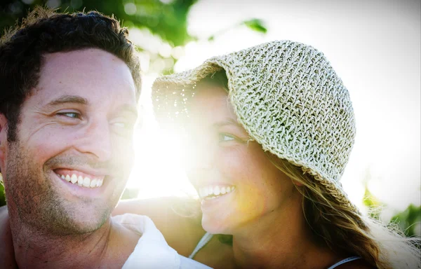 Um casal relaxante conceito romântico — Fotografia de Stock