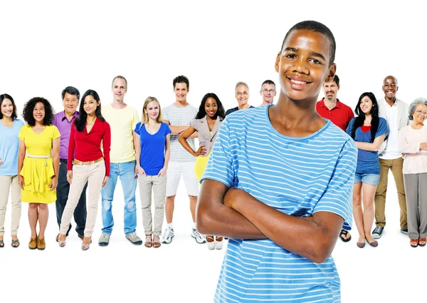 Groep diversiteit mensen kijken camera — Stockfoto