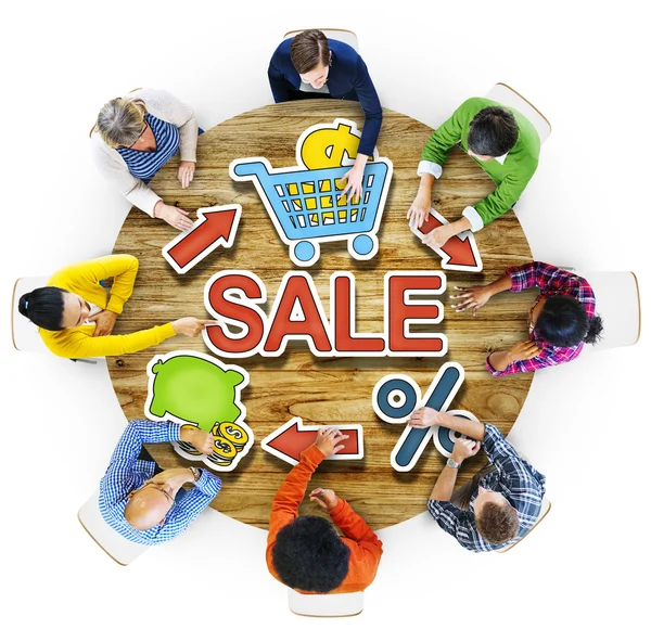 Diversità Persone che discutono di shopping, E-business — Foto Stock