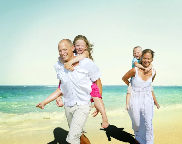 Family on Beach, Summer Concept — Stock Photo, Image