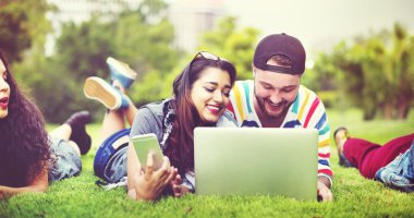 Kablosuz cihazlar kullanarak üniversite öğrencileri