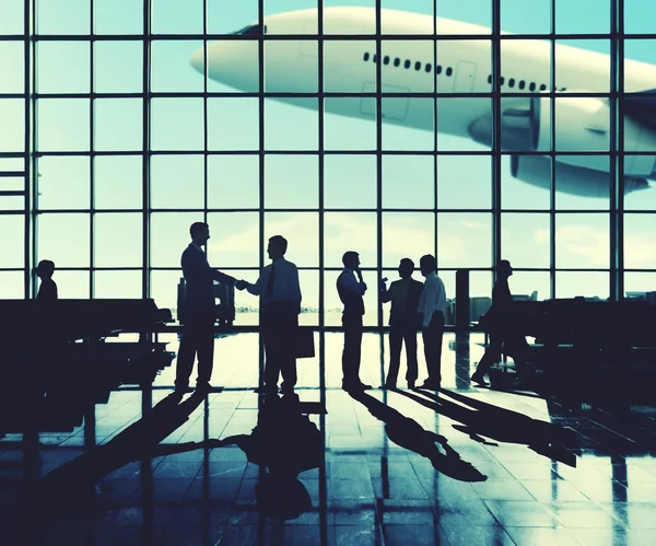 Group of business people in the airport — Stock Photo, Image