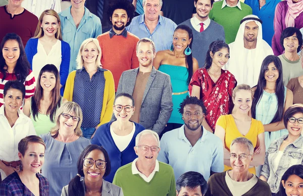 Grand groupe de personnes de la diversité — Photo