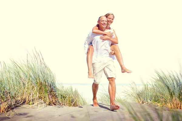 Pareja en la playa, Concepto de vacaciones — Foto de Stock