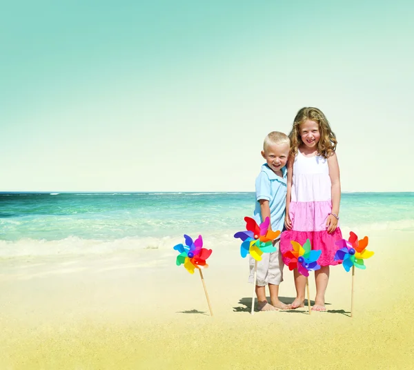 Děti si hrají na koncept letní Beach — Stock fotografie