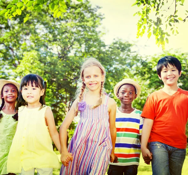 Crianças diversas amizade — Fotografia de Stock